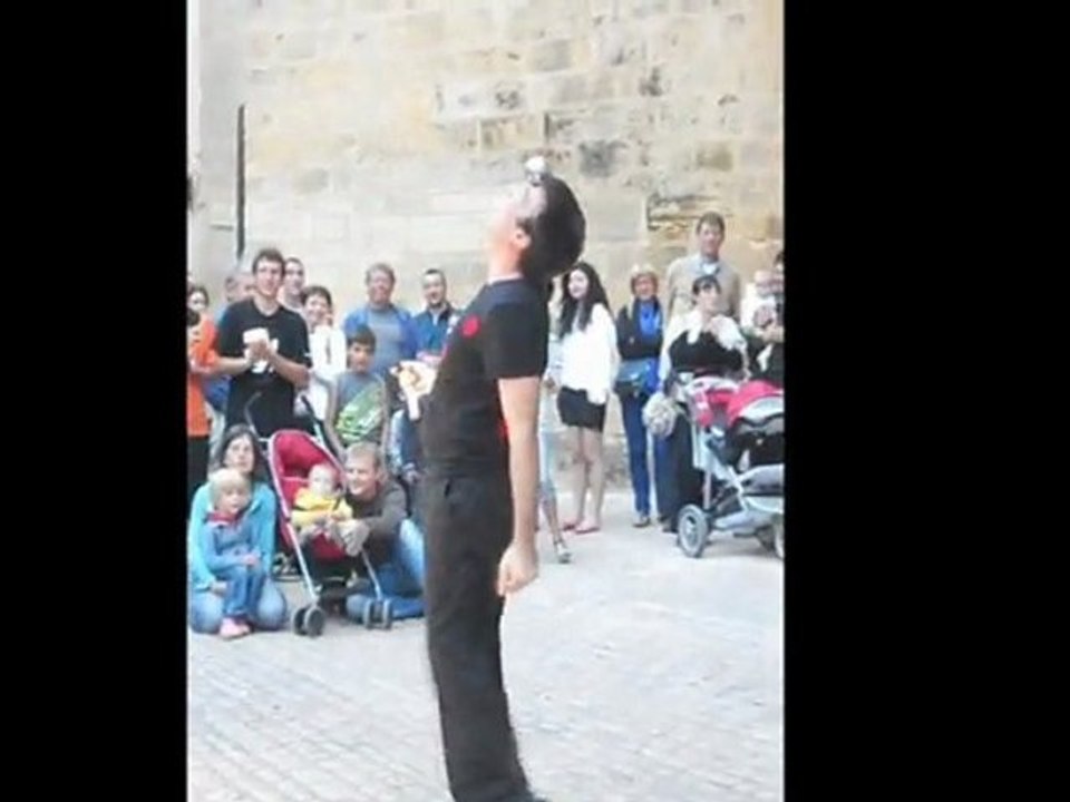 Spectacle Léonard "Des boules et des balles"  Sarlat 2011