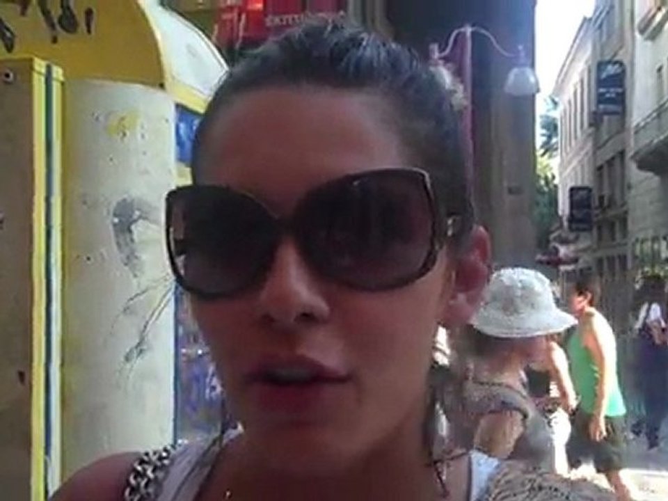 Καταναλωτής μιλα για τις θερινές εκπτώσεις