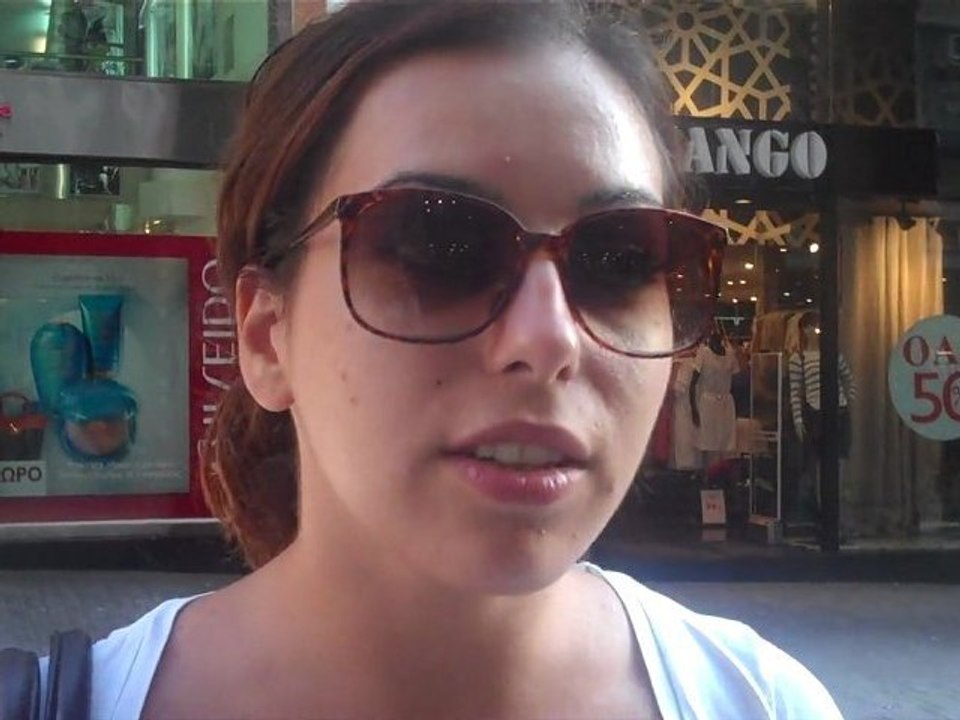 Καταναλωτής σχολιάζει τις εκπτώσεις 1