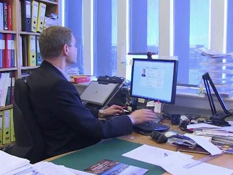 Le volcan islandais attire les touristes