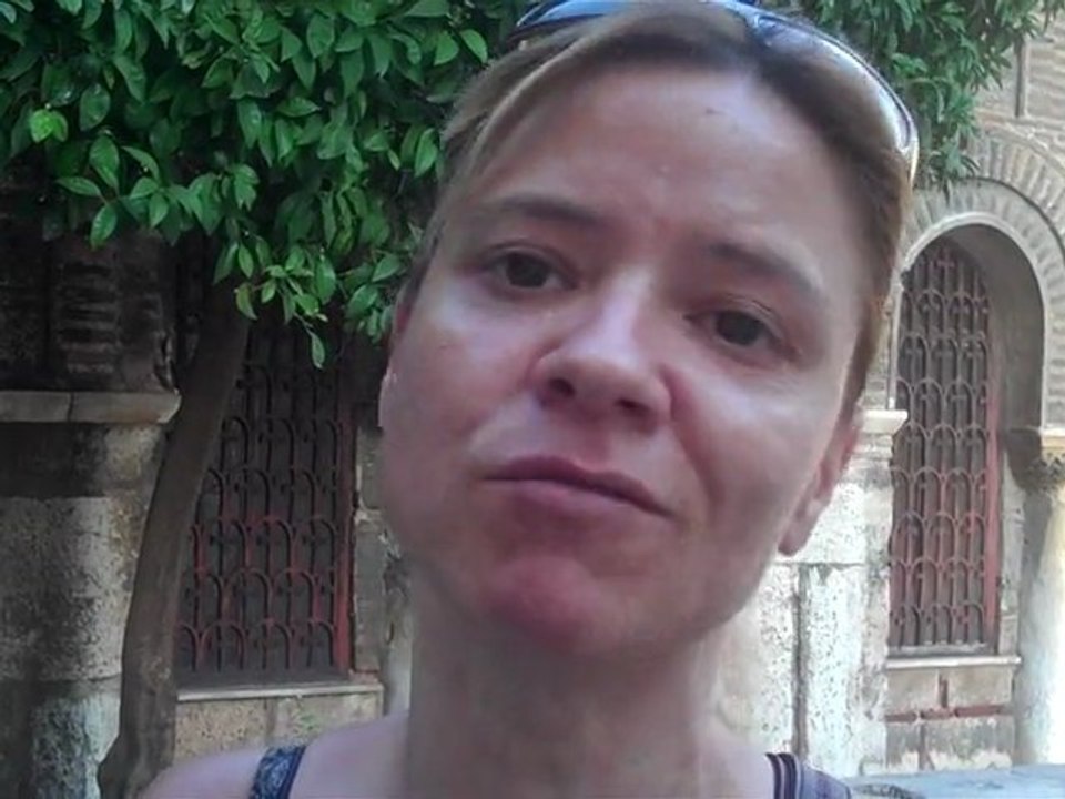 Καταναλωτής σχολιάζει τις εκπτώσεις 2