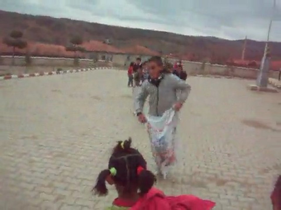 Yaycılar Köyü Şehit Hayati REÇBER İ.Ö.O, ÇUVALLA KOŞMA YARIŞI (2012)