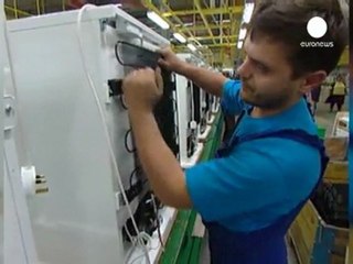 Electrolux frenata dal calo della domanda