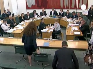 Murdoch no se siente responsable de las escuchas