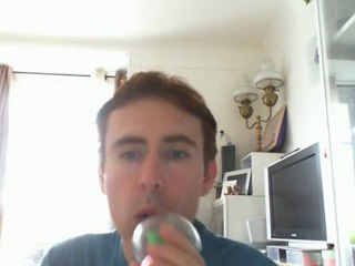 Wiwi égratigne "les requins"