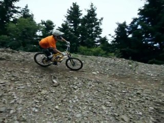 Nick et Brendan font du Vélo.