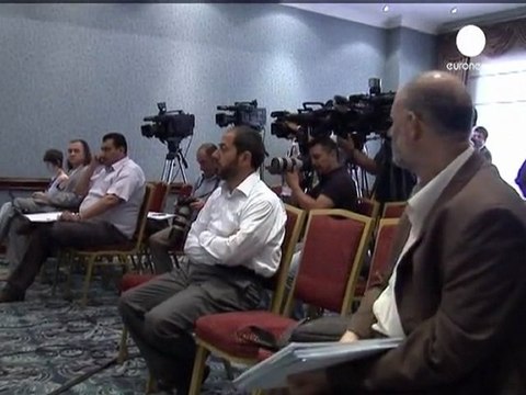 Syrian troops 'kill mourners' in Homs