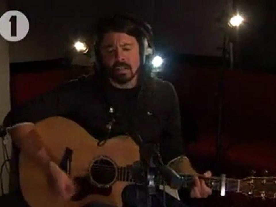 Dave Grohl " Wheels -acoustic live "