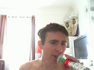 Wiwi égratigne "take your time (do it right)"