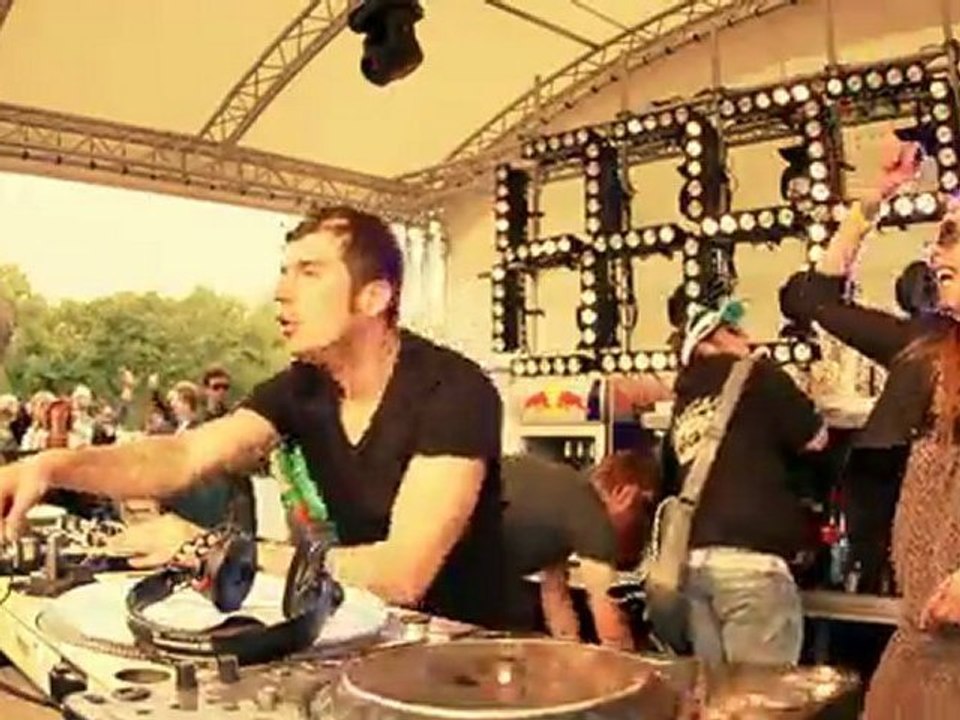 Mathias Kaden & Daniel Stefanik b2b - Love Family Park 2011