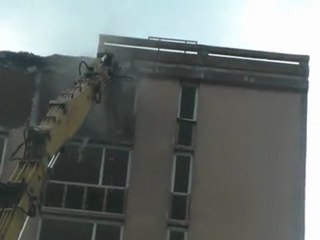 Fourmies : la tour Plein Ciel et la Fontaine Rouge démolies