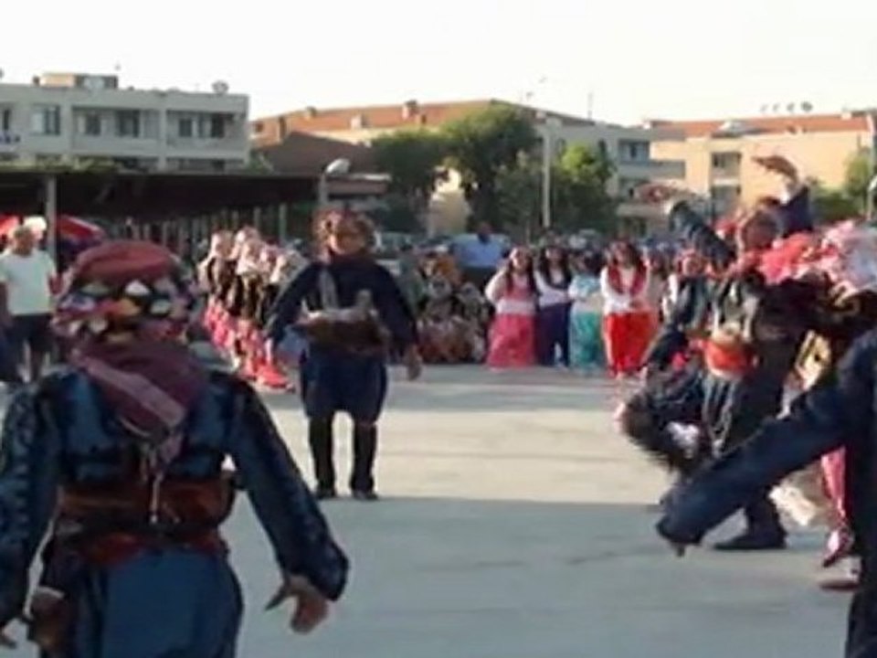 Çandarlı Festivali Halk Oyunları Gösterileri