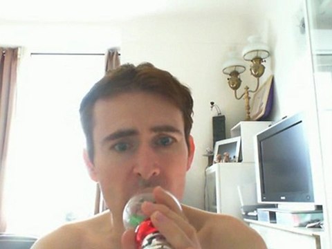 Wiwi égratigne check it out de Will I Am & Nicki Minaj