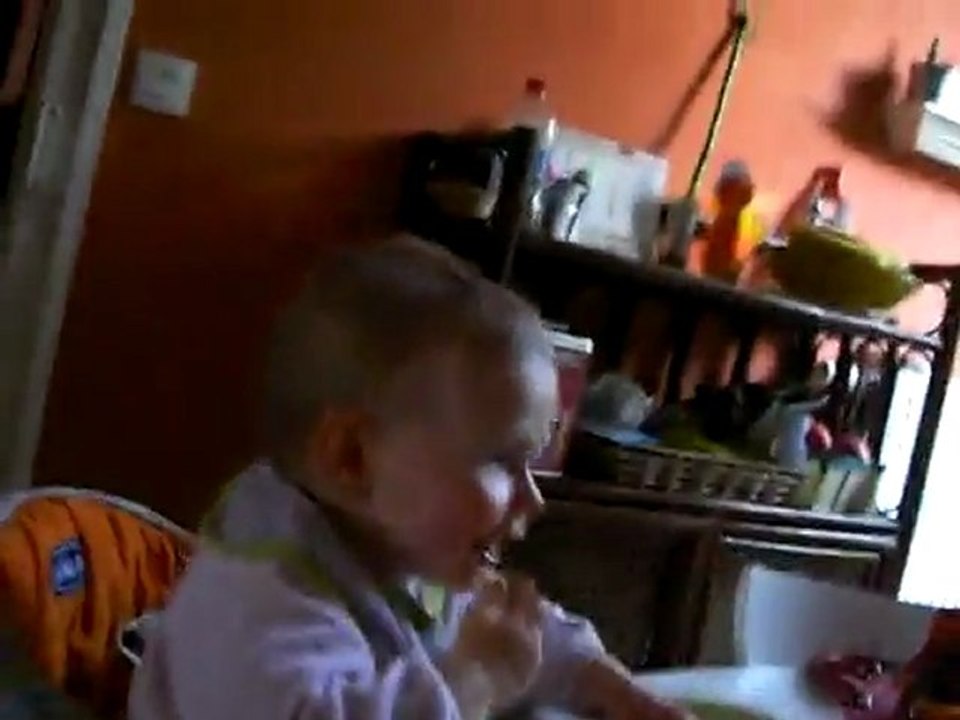 Choupette chante police