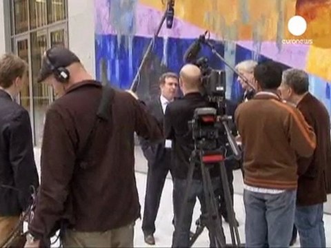 Les Grecs inquiets, leurs politiciens optimistes