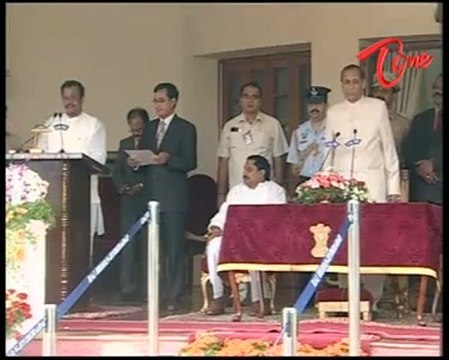 39 MLAs takes oath as Ministers in Kiran Kumar Reddy Cabinet