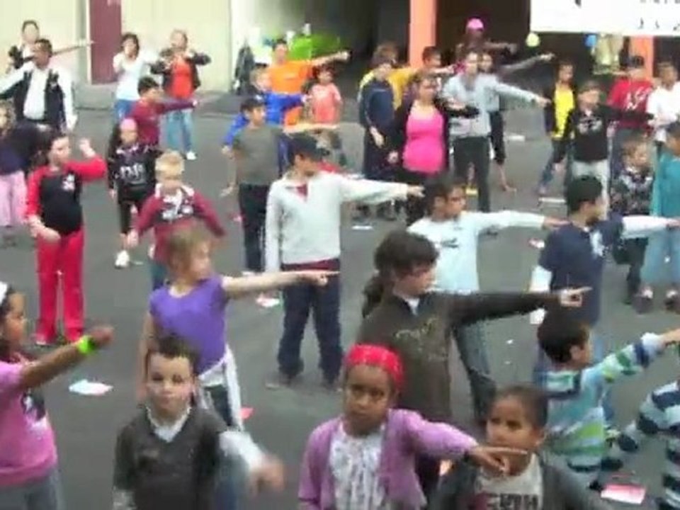 Maubeuge : Flash Mob avec les enfants d'Educ' en ciel
