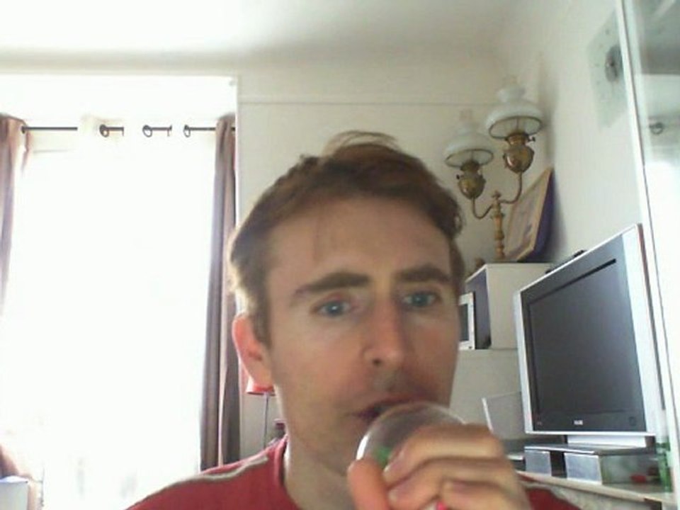 Wiwi égratigne "never gonna be alone"