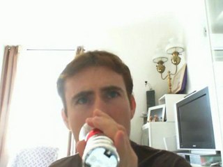 Wiwi égratigne "les mannequins d'osier"