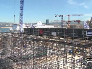 Pose des voussoirs de la passerelle reliant le Fort Saint-Jean au MuCEM J4 - juin 2011