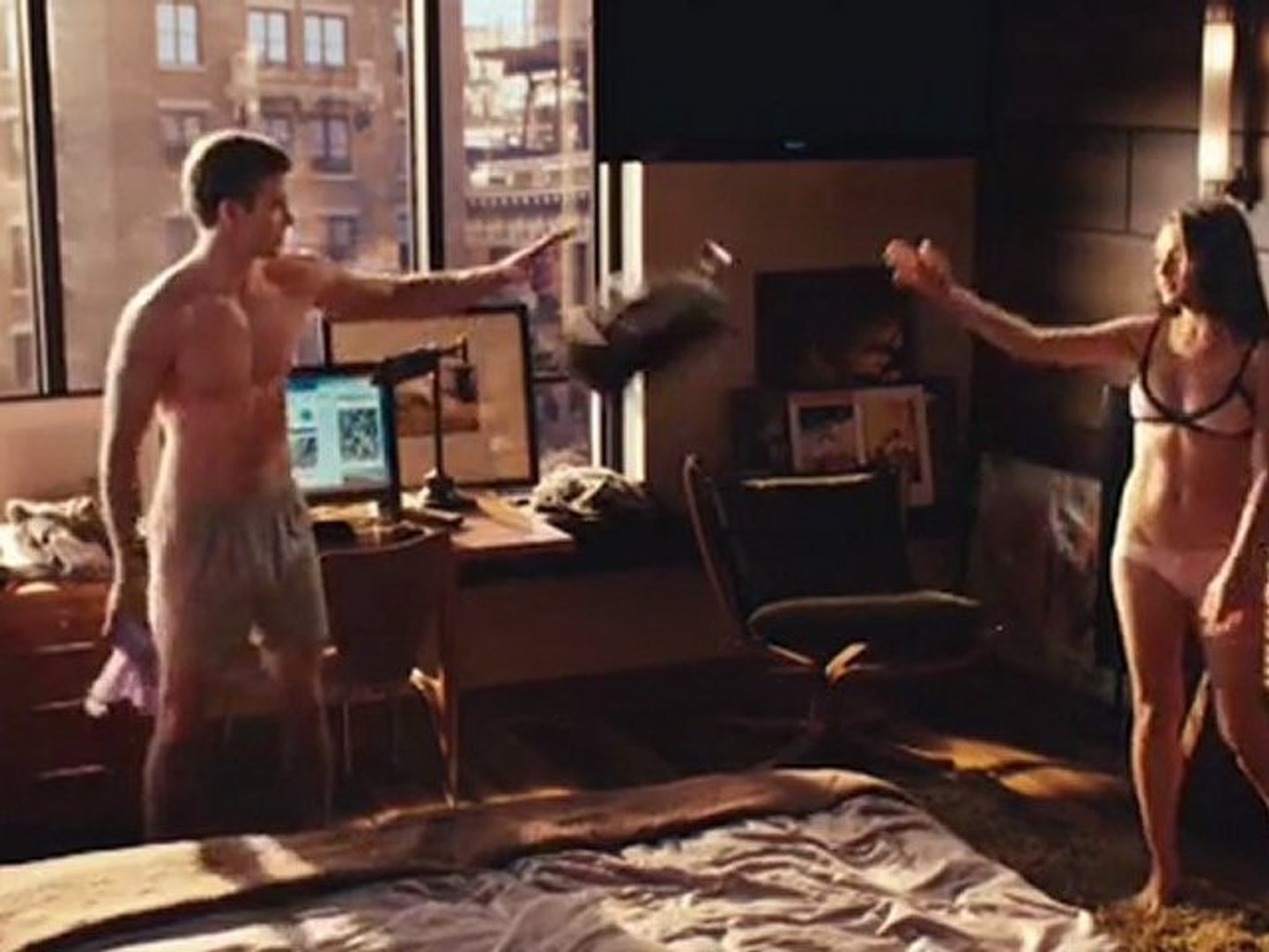 Exklusiv: Mila Kunis´ Hintern - video Dailymotion