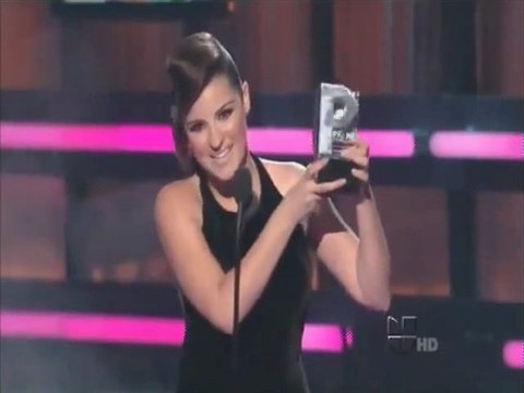 Maite Perroni gana el premio a la Chica que me quita el sueño PJ 2011