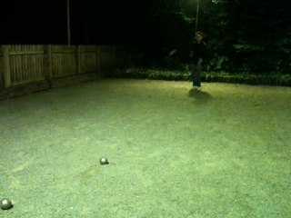 Petanque (Journal Élan) - Brewis de joueur d'elan pratiquant tirer