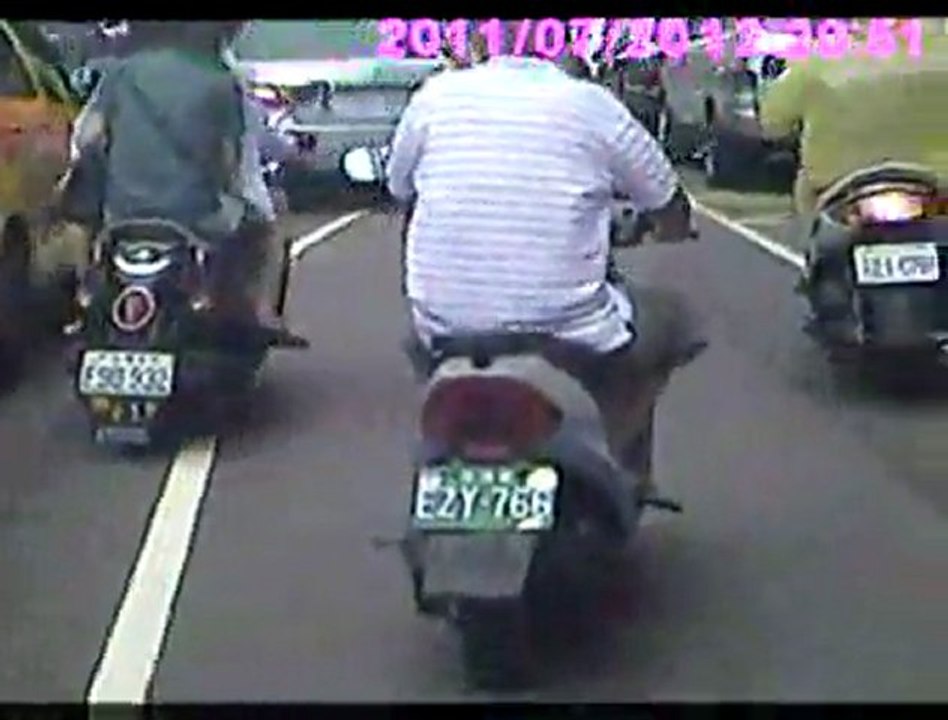 Crazy Double Scooter Crash 