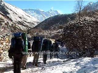 Narrow roads of the mountains-MPEG-4 800Kbps
