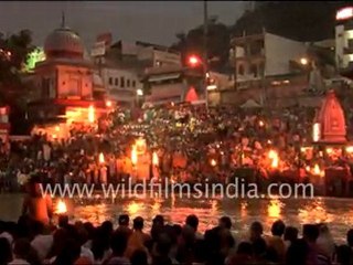 Evening aarti at the ghats