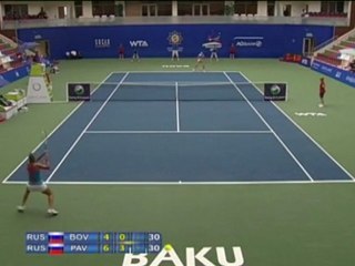 A. Pavlyuchenkova sans difficultés.