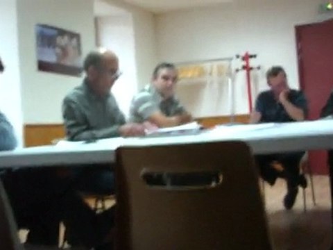 la décision du maire huit clos