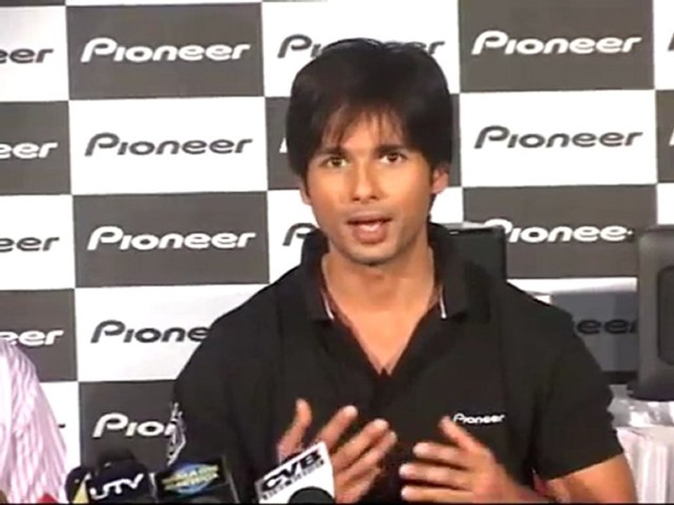 PIONEER CAR STEREO SYSTEM Press