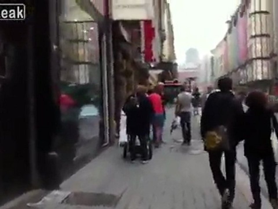 Oslo - Menschen ein paar Blocks entfernt Hear The Blast - Dazed And Confused