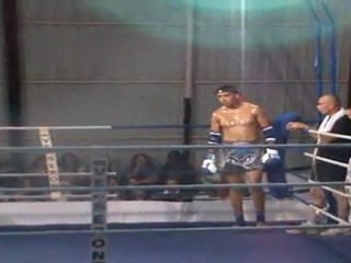 Entrée Farid El Farsi - Gala du Phenix 3 - 02-07-11 - phenix muaythai