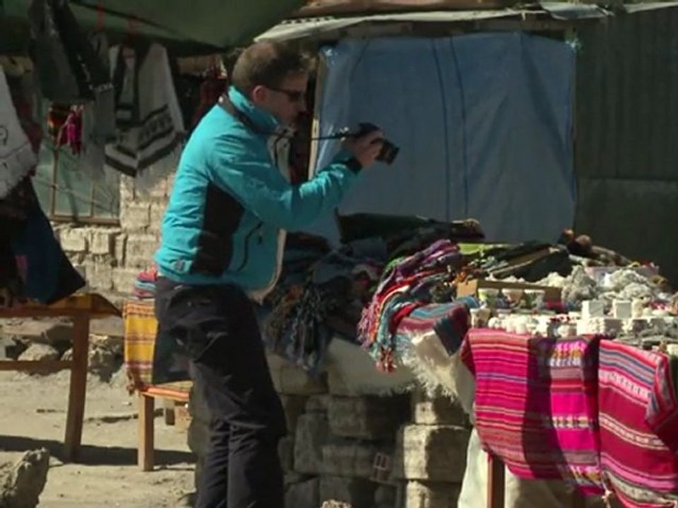 Dampflok-Friedhof in der größten Salzwüste der Welt