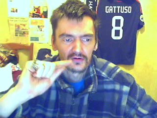 HugoToutSeul c'est le edouard baer de la vidéo voir le pierre richard