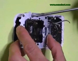 Sumelnet-Sustitucion de una base de enchufe y un conmutador