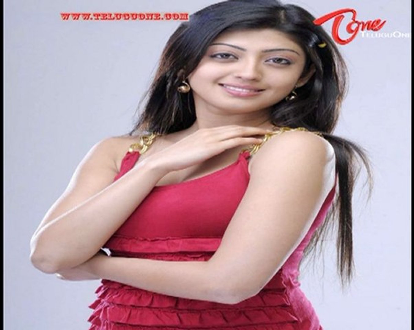 Spicy Show of - Telugu Actress - Cute Pranitha - video Dailymotion