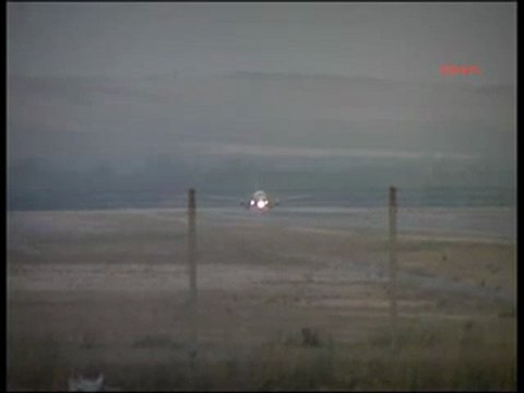 HABER- Uçakta Unutulan Çanta_ Bomba Paniği Yaşattı haberi_3