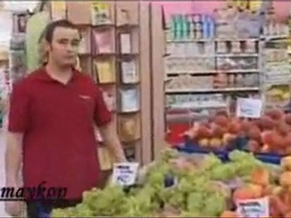 iniesta manavda çalışıyor