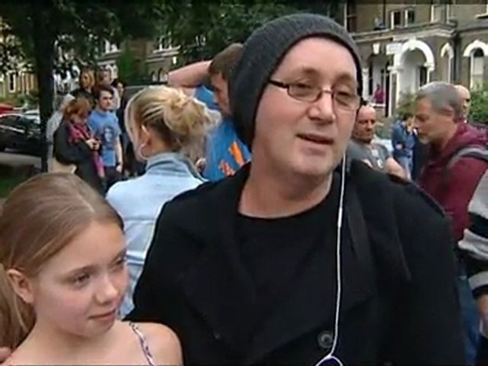 Amy Winehouse leaves Camden