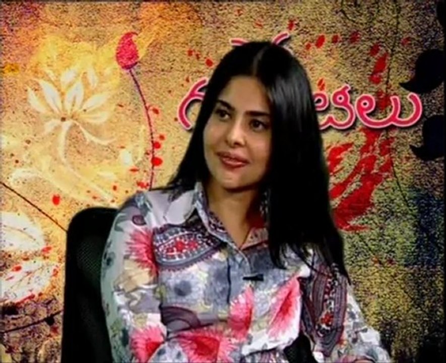 Chit Chat with Actress Maheshwari & Deva - Erra Gulabilu - 01