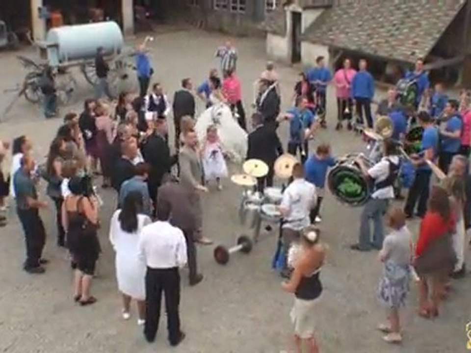Concert par la Guggamusik d'Eschentzwiller pour Mariage à l'Ecomusée d'Alsace