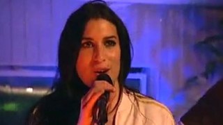 Amy Winehouse - Stronger Than Me [Live on Glastonbury 2004]
