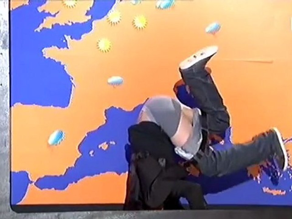 Arnaud Tsamere en guest avec Sacha Judaszko - Partout où je vais, il pleut - On n'demande qu'à en rire