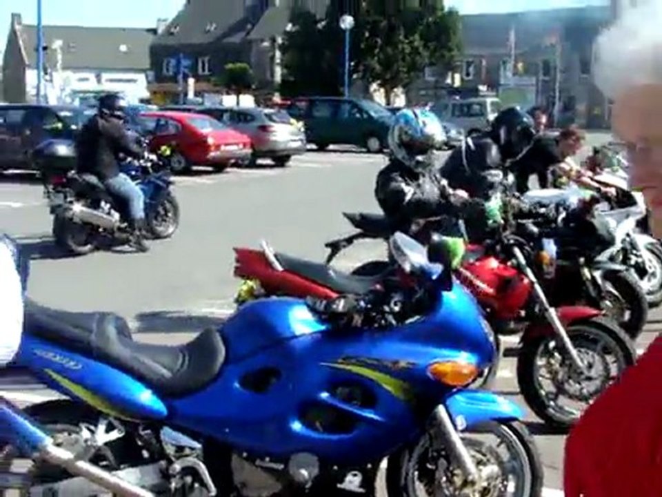 sortie de la mairie du mariage de val et  ben