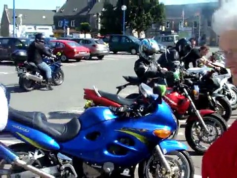 sortie de la mairie du mariage de val et ben
