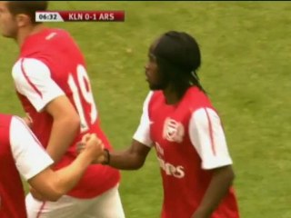 Arsenal s'impose grâce au doublé de Gervinho