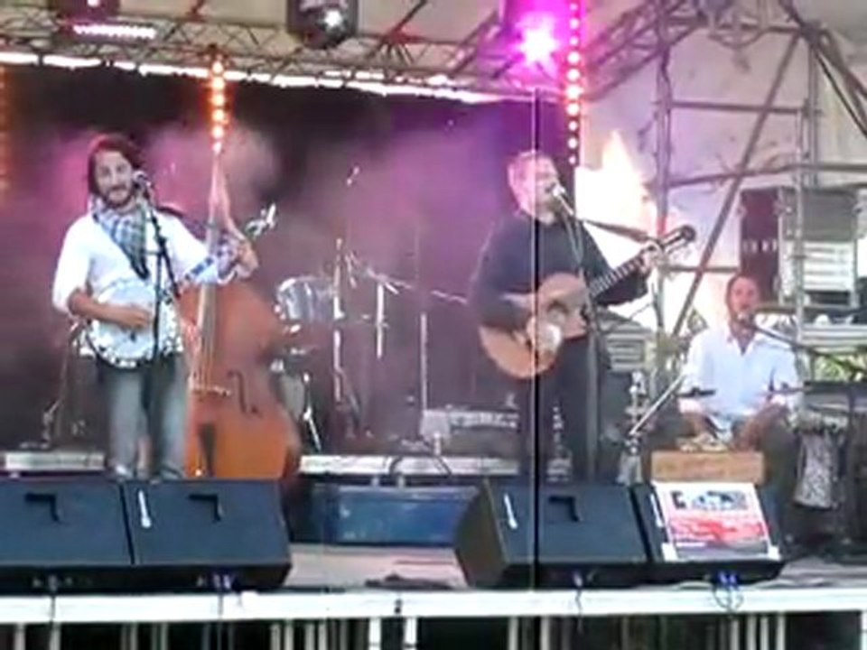 LE FIL DE L'EAU : "Trop" au Festival Rockaldo's